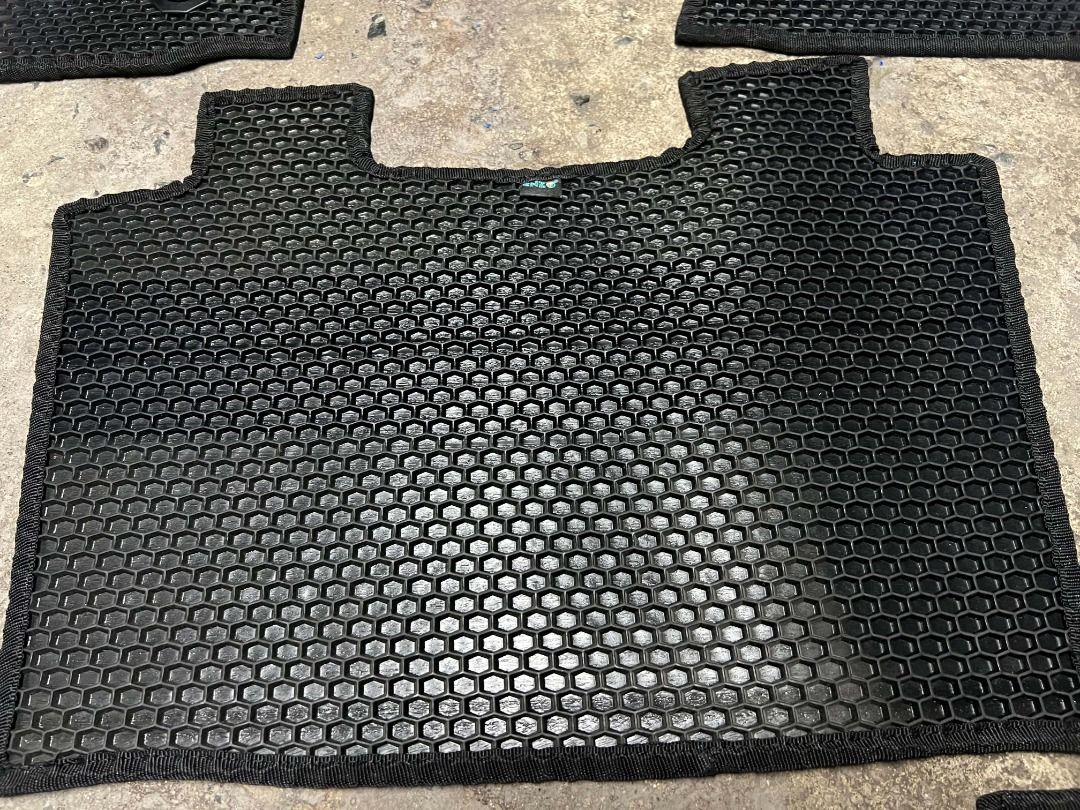 Floor mat (Category: Upholstery, Seatcovers and Other Interior Parts and Accessories) located in Manila. Submitted by kennethpogi090 (Listing ID 1468056562, Image 3). Description: - Brand: ENZO - Color: Black with black lining - Material: High-grade textured rubber with honeycomb trap design - Features: Waterproof, easy to clean, anti-slip backing, durable construction - Condition: Brand new.