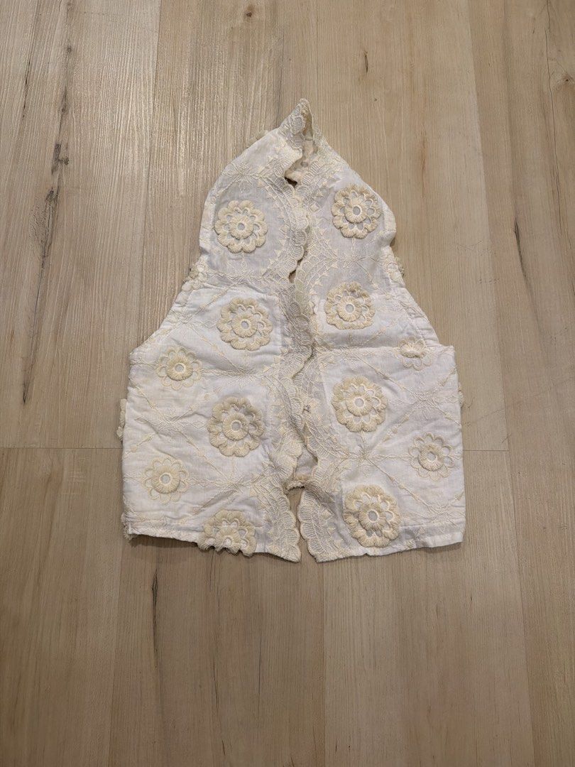 Floral Embroidered Halter Crop Top (Category: Sleeveless) located in Manila. Submitted by _____car0usell (Listing ID 1467959471, Image 1). Description: fits small petite frames got for 1k+ vintage thrift used twice.