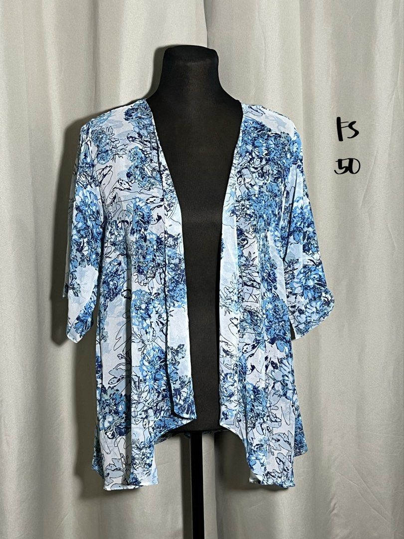 Floral kimono (Category: Others Tops) located in Las Pinas. Submitted by jilanah (Listing ID 1468030876, Image 1). Description: .