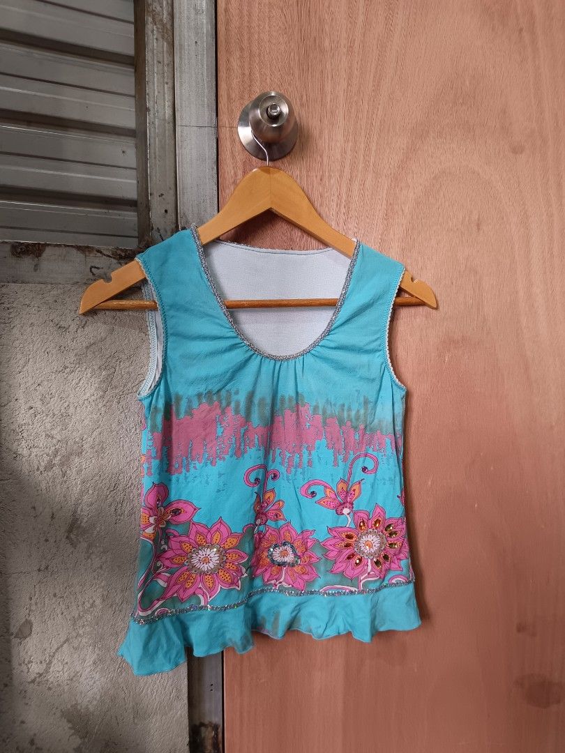 Floral y2k top (Category: Sleeveless) located in Davao. Submitted by mln-boutique (Listing ID 1468058396, Image 1). Description: size - m good condition.