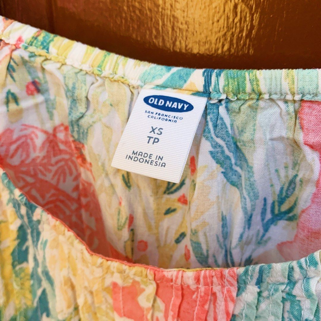Flowy Colorful Tank Top (Category: Sleeveless) located in Manila. Submitted by ishymnl (Listing ID 1467909875, Image 2). Description: 100% Authentic Bought in U.S. .