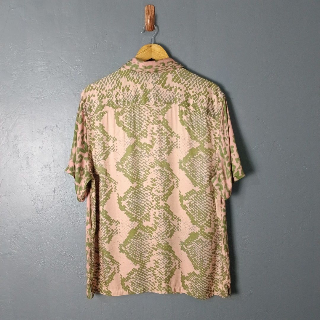 For Men - Allsaints - Gothen Shirt (Category: Tshirts & Polo Shirts ) located in Bacolod City. Submitted by drop.ph (Listing ID 1467976582, Image 2). Description: Allsaints - Gothen SS Shirt Authentic *Oversized *Size S - 22.5x28.5 *Excellent *No Flaws *Price: 1,000php *Add SF if outside Bacolod City .