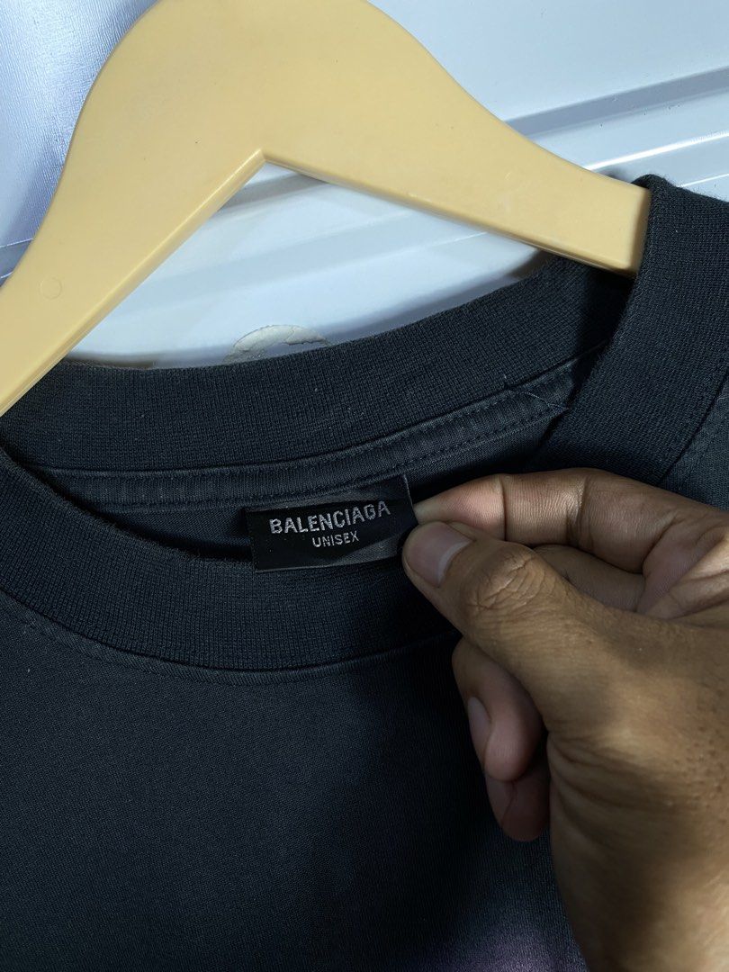 FOR SALE❗️ (Category: Tshirts & Polo Shirts ) located in Davao. Submitted by lucas06082030 (Listing ID 1467947512, Image 2). Description: BALENCIAGA LARGE OVERSIZED DIMENSION : WIDTH 24 x LENGTH 30 EXCELLENT CONDITION .