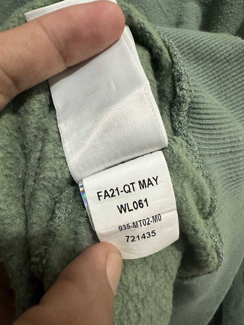 For sale (Category: Coats, Jackets and Outerwear) located in Manila. Submitted by wegotthrifts (Listing ID 1468055666, Image 3). Description: .