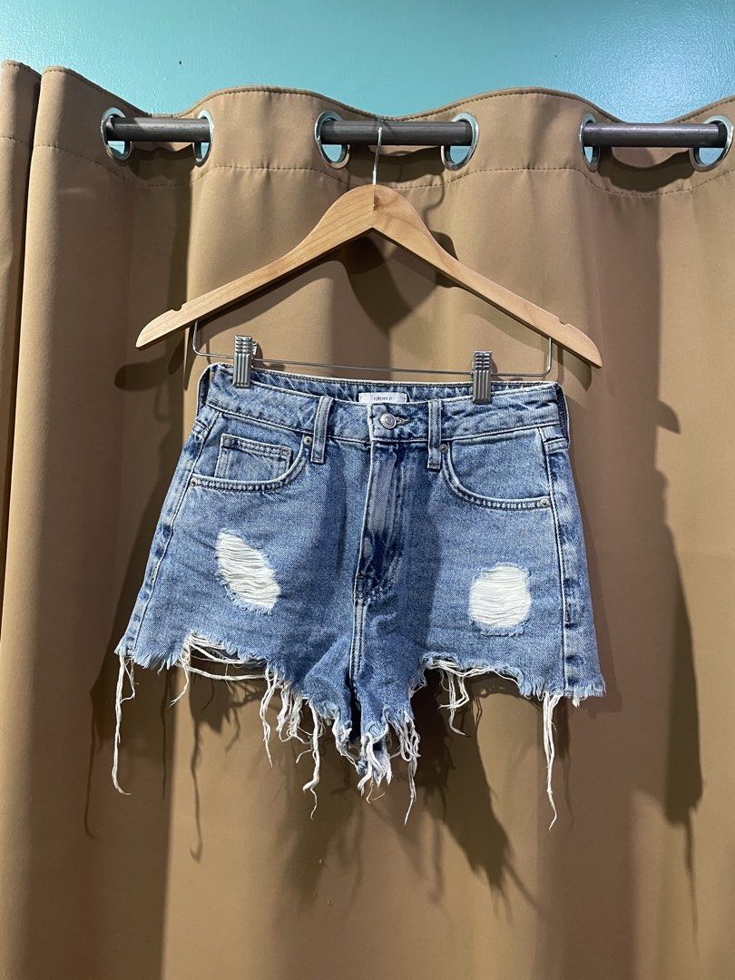 Forever 21 Distressed Denim Shorts US 24 (Category: Shorts) located in Quezon City. Submitted by smileclothingline (Listing ID 1467841737, Image 3). Description: 🚚Courier: J&T/Lalamove/Gogoexpress 📍Shipping fee depends on your location 💸Mode of Payment: BPI/Gcash/Paymaya ‼️Payment first, only then will ship the item.