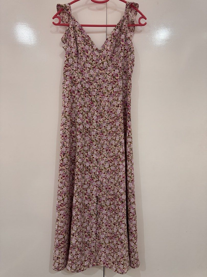 Forever 21 Floral Dress (Category: Dresses) located in Manila. Submitted by new.milla (Listing ID 1467888347, Image 1). Description: never been used size l on tag but was altered so it’s s-m now rfs: not my style pala .