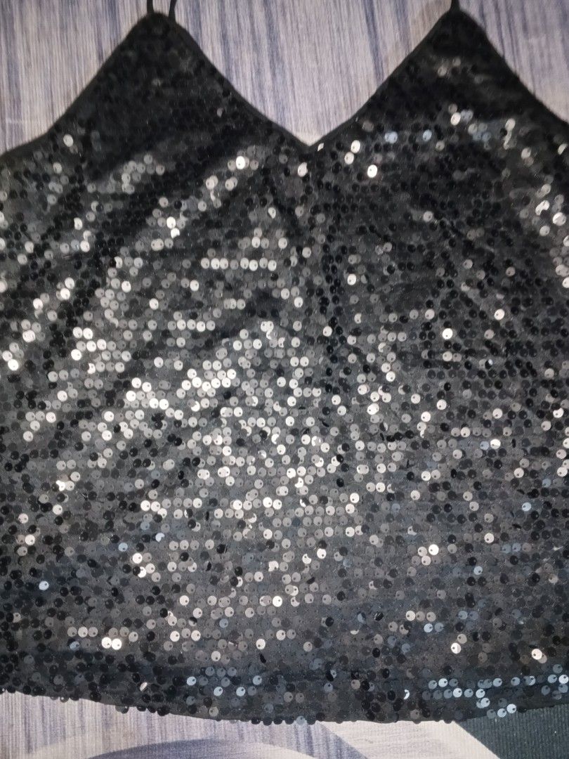 FOREVER 21 SEQUENCE TOP (Category: Others Tops) located in Manila. Submitted by icamalicdem29 (Listing ID 1467969993, Image 3). Description: .
