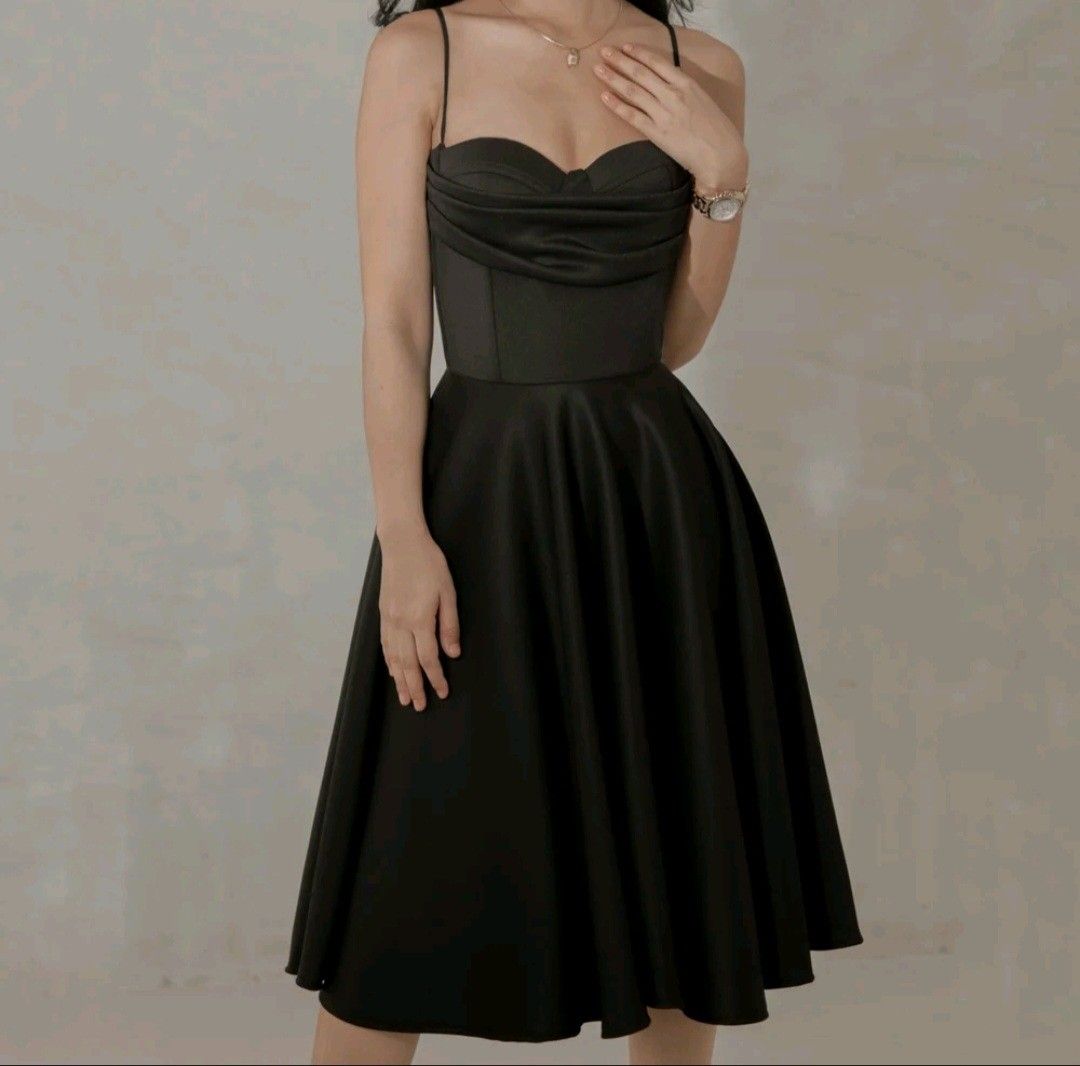 Formal Dress (Category: Dresses) located in Manila. Submitted by raven.maui (Listing ID 1467876967, Image 3). Description: white formal dress (padded) used once (grad).