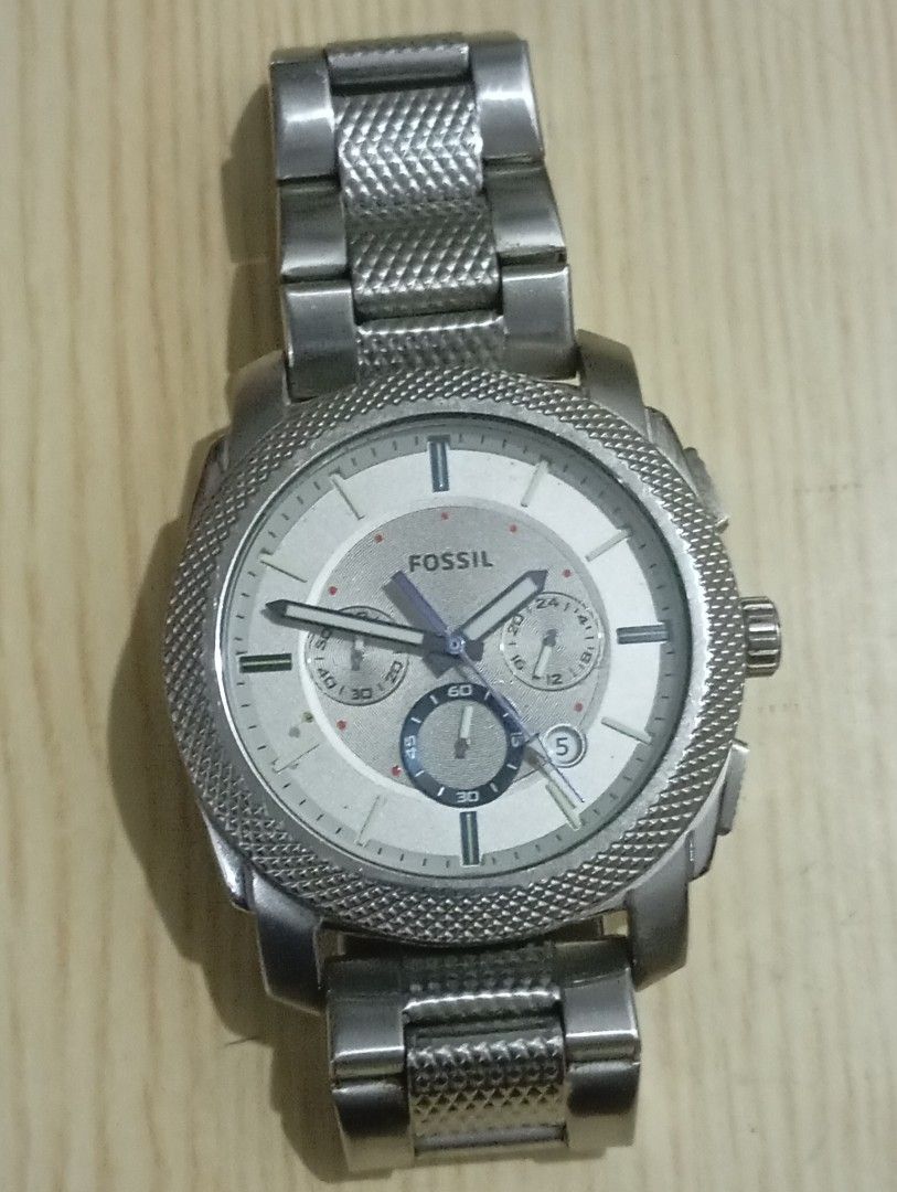 Fossil chronograph (Category: Men's Watches) located in Las Pinas. Submitted by quick_deals_great_finds2 (Listing ID 1468046375, Image 1). Description: Original good working condition Quartz chronograph with battery Big size 45mm fits wrist 7 inches.
