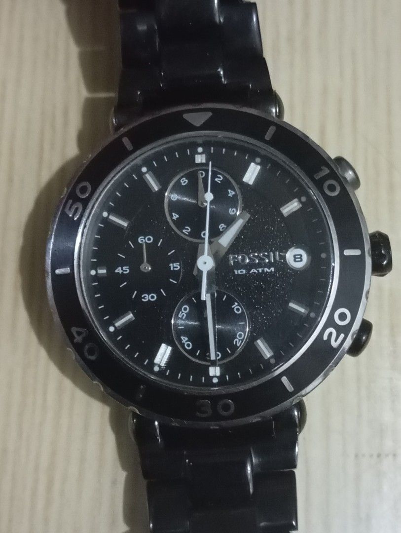 Fossil chronograph (Category: Men's Watches) located in Las Pinas. Submitted by quick_deals_great_finds2 (Listing ID 1468046539, Image 1). Description: Original good working condition Quartz with battery 40mm Fits wrist size 7 inches.