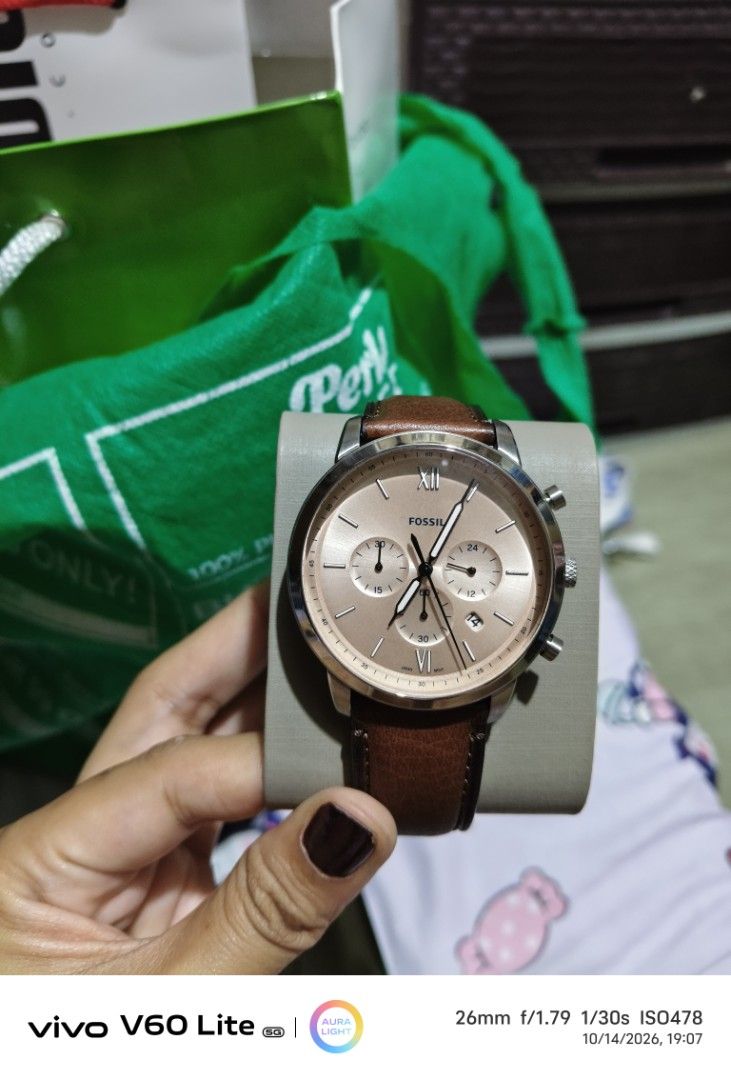 FOSSIL WATCH (Category: Luxury Watches) located in Quezon City. Submitted by ajpenqui (Listing ID 1467966042, Image 3). Description: BRAND NEW AUTHENTIC FOSSIL BLACK WATCH INCLUSION: BOX PAPER BAG WARRANTY CARD NO ISSUE MODEL: FS5982 PRICE: 4000.00 NEGOTIABLE.