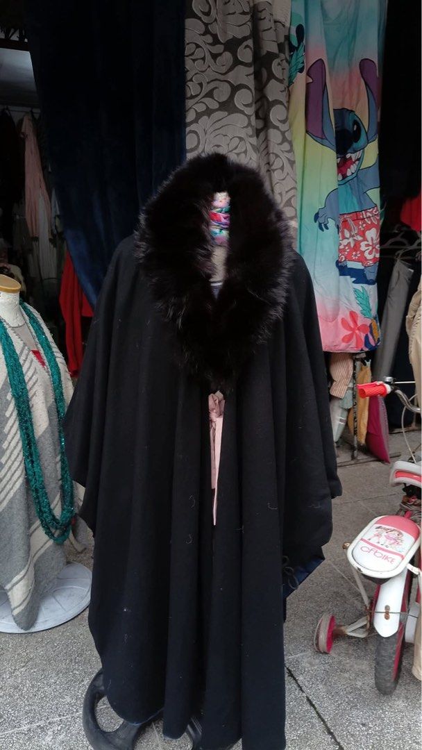Fox fur collar caftan/cape style wool or cashmere (Category: Coats, Jackets and Outerwear) located in Mandaluyong City. Submitted by ericsukay (Listing ID 1467872799, Image 1). Description: .