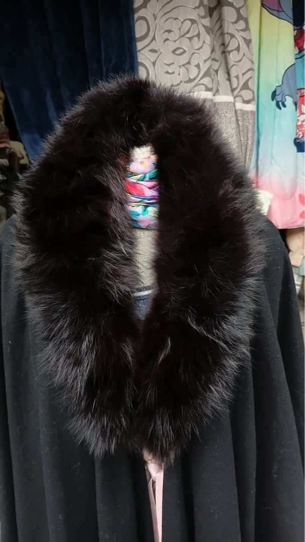 Fox fur collar caftan/cape style wool or cashmere (Category: Coats, Jackets and Outerwear) located in Mandaluyong City. Submitted by ericsukay (Listing ID 1467872799, Image 2). Description: .