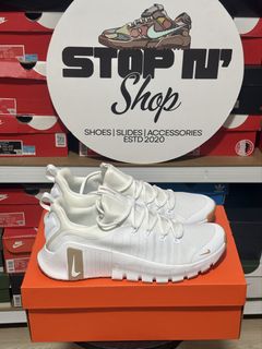 (Category: ) located in . Submitted by ilovestopnshop20 (Listing ID 1467949677, Image 1). Description: .