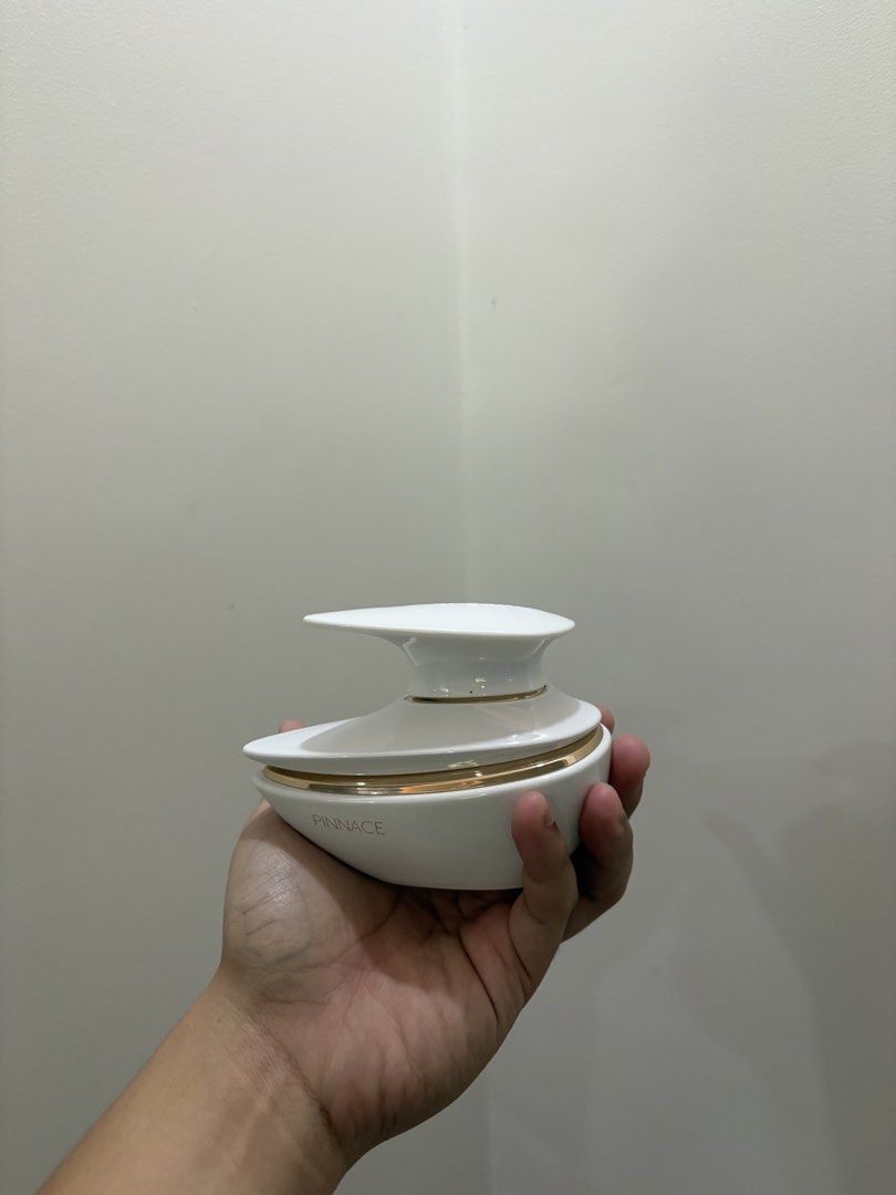 French Avenue Pinnace (Category: Fragrance & Deodorants) located in Manila. Submitted by wiseowl67 (Listing ID 1467966804, Image 2). Description: French Avenue Pinnace Nego Price Pacific Chill Dupe FSM JL 95-98% With Box FP Loc: Bacoor, Cavite Near Main Square.