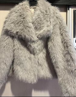 (Category: ) located in . Submitted by prelovedsaleitems (Listing ID 1467885168, Image 1). Description: .