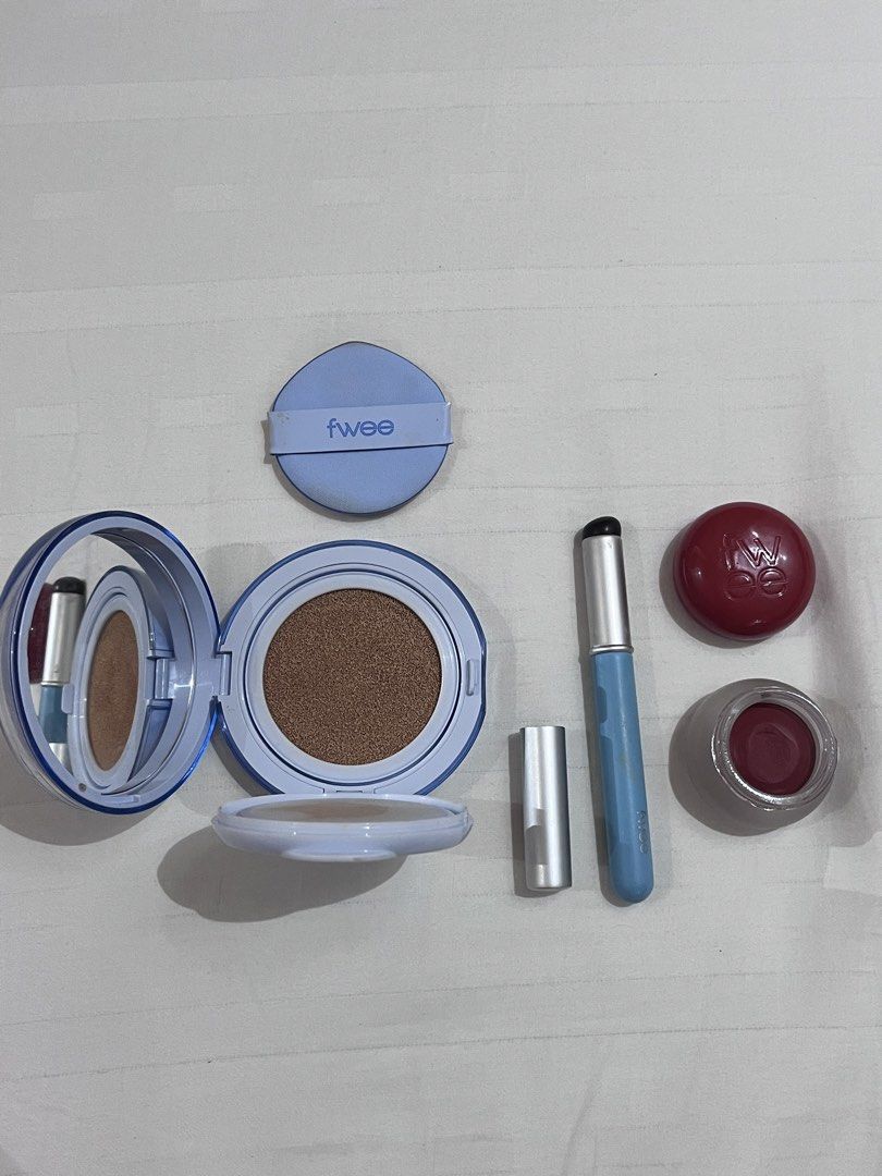 fwee makeup set cushion glass pot (Category: Makeup) located in Manila. Submitted by femmelita (Listing ID 1468004980, Image 1). Description: ♔ fwee makeup set cushion glass pot ❤︎⁠ swatched only w clean brush ❤︎⁠ already sanitized & cleaned ❤︎ selling for: ₱450 ❤︎ cushion shade: 03 natural glass ❤︎ lippie: RS01 FEEL’N ♔ based in pasig $$$ gcash only .