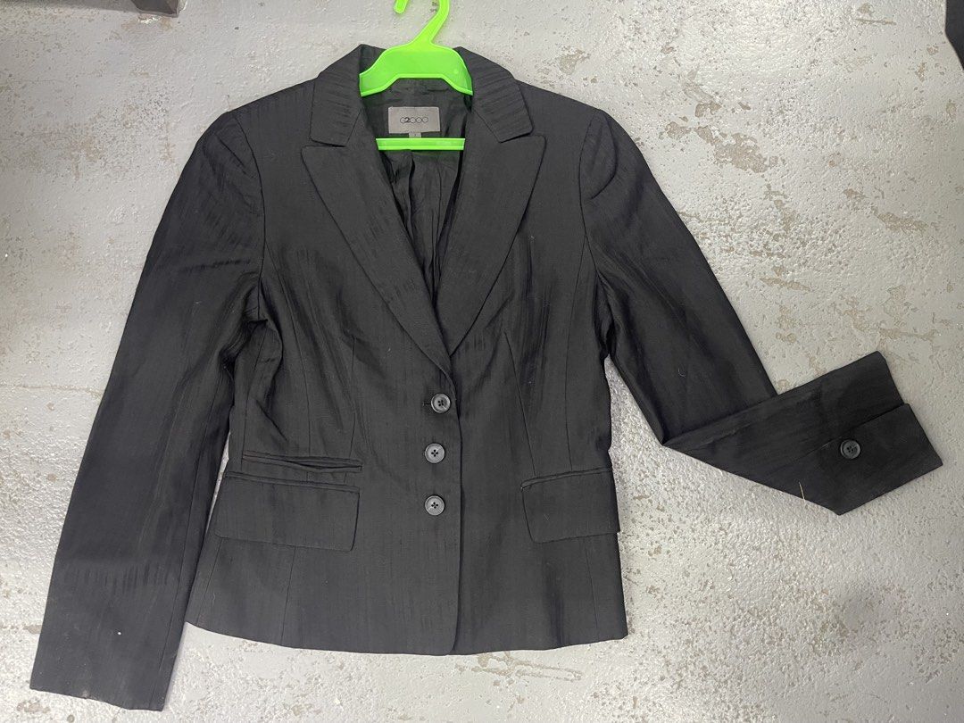 G2000 Black Striped Blazer Jacket Size 38 (Category: Coats, Jackets and Outerwear) located in Bulacan. Submitted by grazcloset (Listing ID 1467889374, Image 1). Description: - Brand: G2000 - Style: Black blazer with subtle pinstripe pattern - Size: ITA 38 - Details: Three-button front closure, front flap pockets, button cuffs, fully lined interior - Condition/Use: Great formal piece for work or business casual settings.