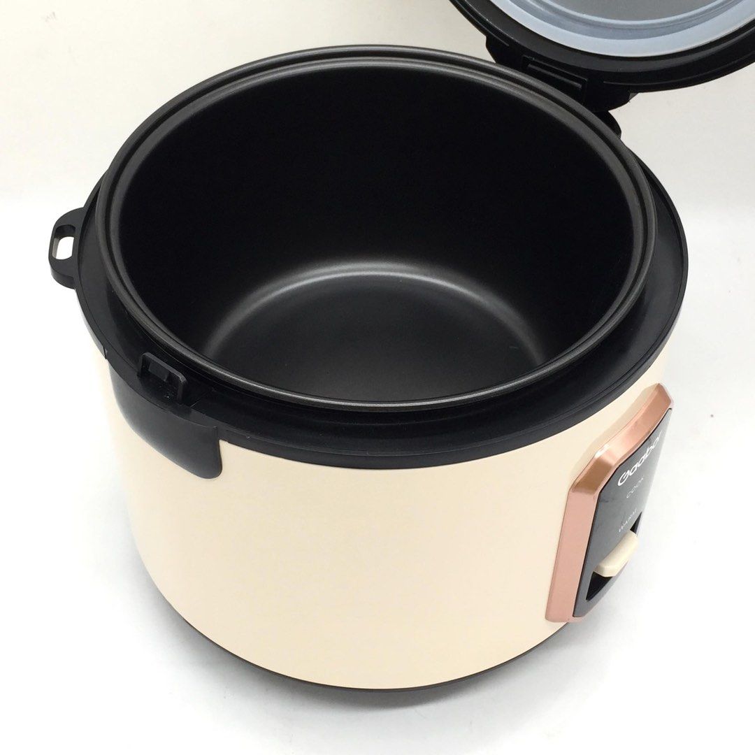 GAABOR RC-40M02A Compact Multifunction Rice Cooker (Category: Cookers) located in Pasay City. Submitted by meostore (Listing ID 1467901220, Image 3). Description: GAABOR RC-40M02A Compact Multifunction Rice Cooker -Brand: Gaabor -Model no.: RC-40M02A -Power rating: 700W -Input rating: 220-240V / 50/60Hz -Rated capacity: 4.0L -Non-stick food grade inner pot; One touch start; Cook Warm modes NOTE: Unit has existing dents and paintchips. Actual phot