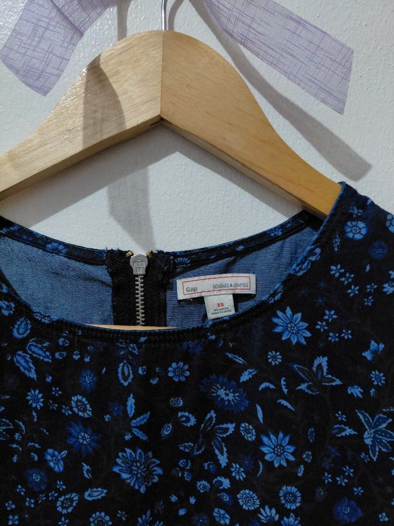 Gap Floral Tiered Dress (Category: Dresses) located in Tarlac. Submitted by wornwardrobe (Listing ID 1467941203, Image 2). Description: Back zipper closure No lining Kindly note that all items are stored at my parents' house and not on hand. Retrieval takes up to 2 weeks before shipping. Please purchase only if you're okay with the wait. Message me to check the next available shipping date! Thank you!.