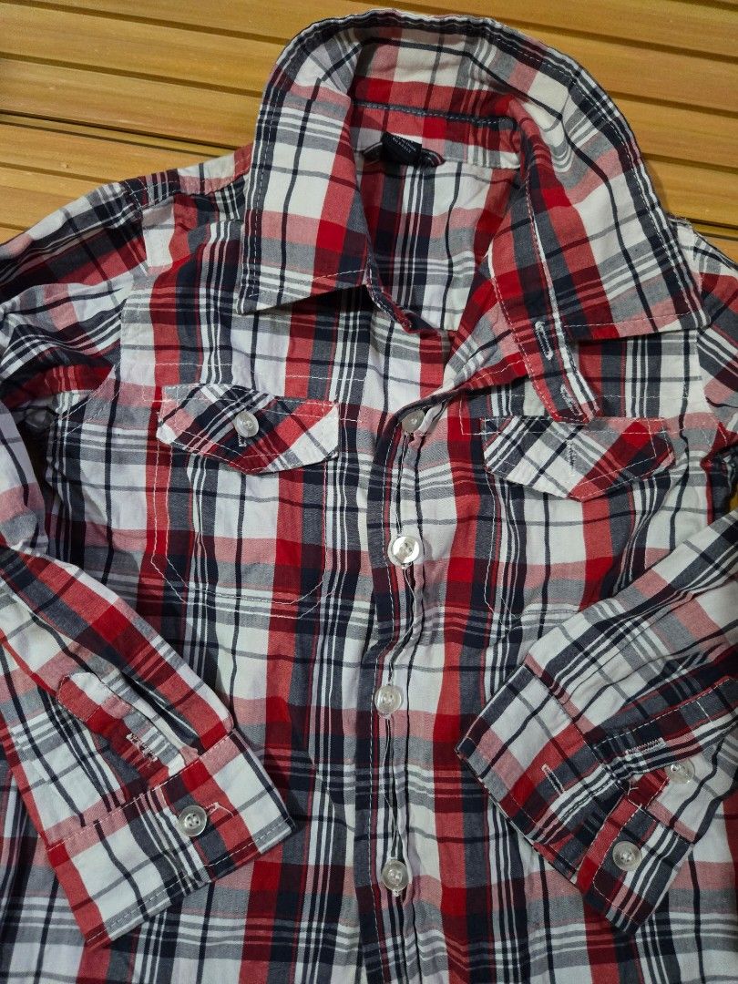 GAP ORIGINAL RED CHECKERED POLO (Category: Babies & Kids Fashion) located in Paranaque City. Submitted by houseofjacob (Listing ID 1467926100, Image 3). Description: 👕 **Fits ages 4-6 years old**, depending on your little one’s size. bought this in US Selling my son’s outgrown clothes, mostly purchased from malls and abroad. These clothes still have lots of love to give and are ready for their next little owners! 🥰❤️ 🎁 **A Little Love Goes a L