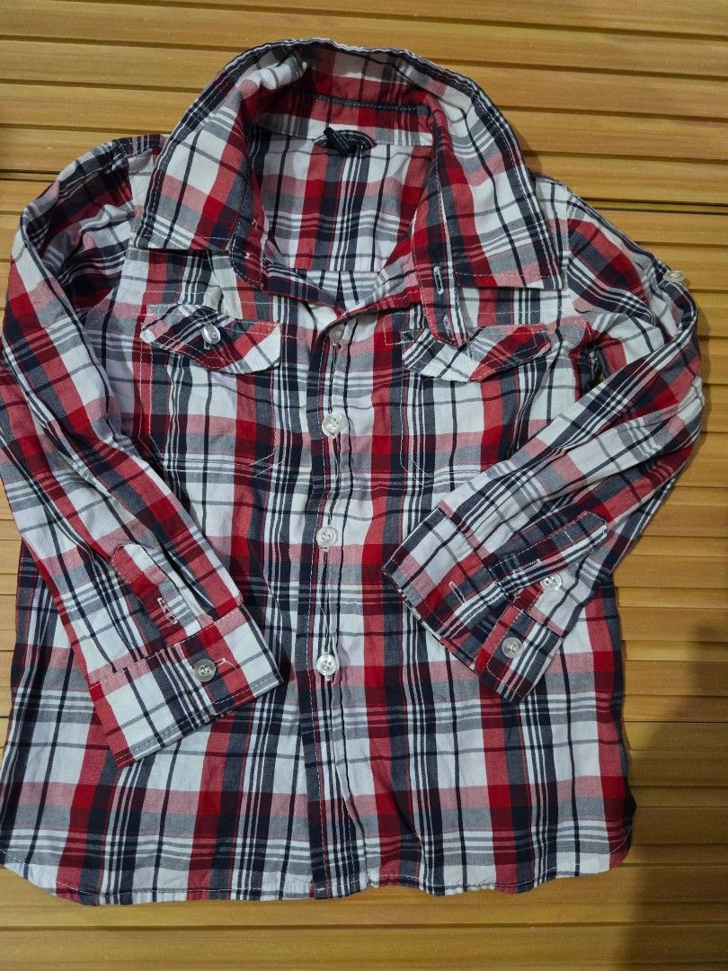 GAP ORIGINAL RED CHECKERED POLO (Category: Babies & Kids Fashion) located in Paranaque City. Submitted by houseofjacob (Listing ID 1467926100, Image 1). Description: 👕 **Fits ages 4-6 years old**, depending on your little one’s size. bought this in US Selling my son’s outgrown clothes, mostly purchased from malls and abroad. These clothes still have lots of love to give and are ready for their next little owners! 🥰❤️ 🎁 **A Little Love Goes a L