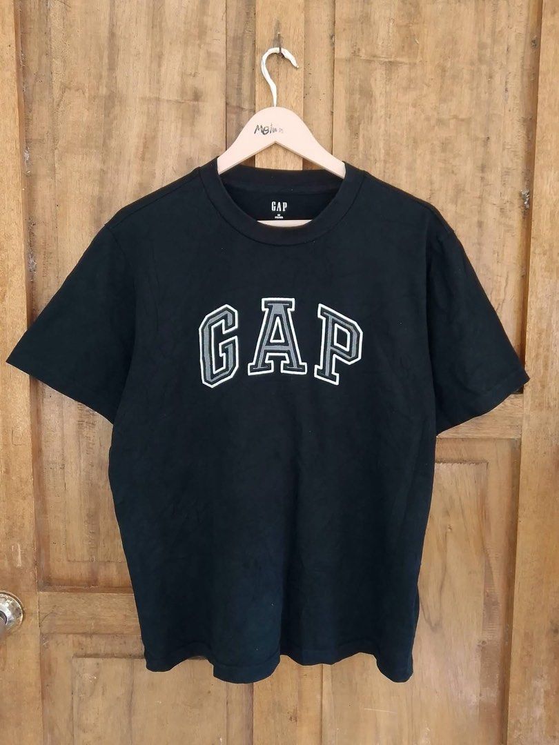 Gap Shirt (Category: Activewear) located in Cateel. Submitted by elayyy_070126 (Listing ID 1467911929, Image 1). Description: .