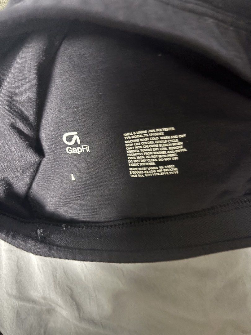 GapFit sleeveless (Category: Sleeveless) located in Pila. Submitted by isabelasthriftclothes (Listing ID 1467966824, Image 3). Description: .