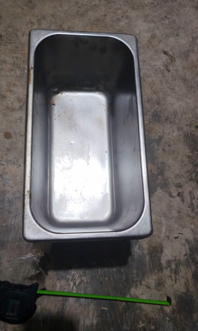 Gastronorm pan legacy brand (Category: Storage Boxes & Baskets) located in Quezon City. Submitted by plantcorner (Listing ID 1467935302, Image 1). Description: 200 each Anjan napo ang sukat Walang takip Legacy brand May sign of used 10 pcs.