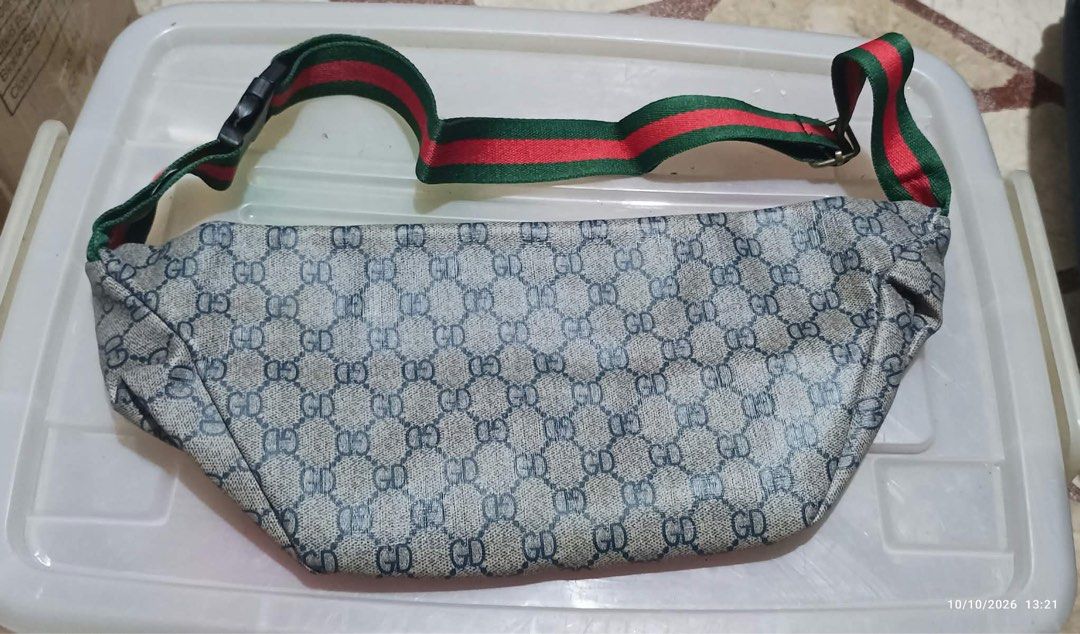 Generic Fashion Sling Bag (Category: Shoulder Bags) located in Taytay. Submitted by crisha14344 (Listing ID 1467892913, Image 2). Description: Di po original yan Pero brandnew di po nagamit, naka-plastic pa po yan May tawad pa.
