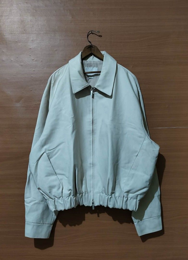 GENTLE COVER HARRINGTON JACKET (Category: Hoodies) located in Tubigon. Submitted by negosyanthrift (Listing ID 1467988252, Image 1). Description: Size:Medium to Large 25x25 Boxy Fit Issue washable stains Excellent condition 🏷️349+sf.