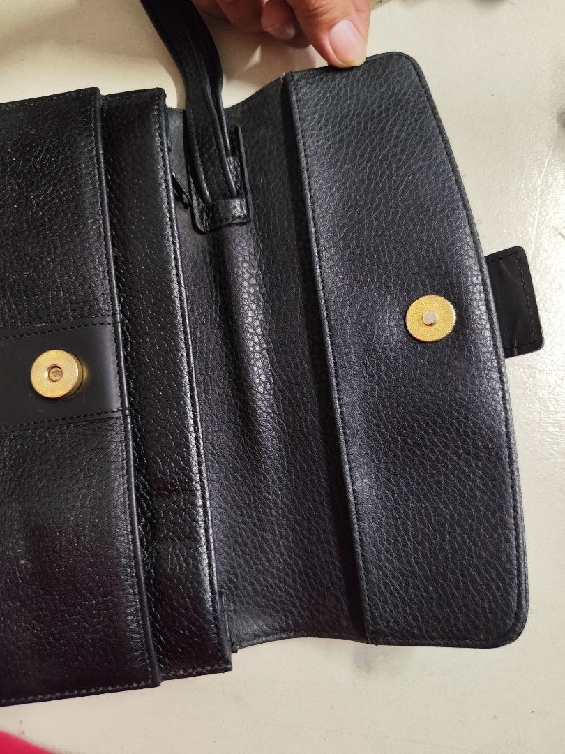 Giovani Roberta Leather Clutch Bag (Category: Clutches) located in Compostela. Submitted by fashiondeamar (Listing ID 1467946139, Image 3). Description: Giovani Roberta Leather Clutch Bag.
