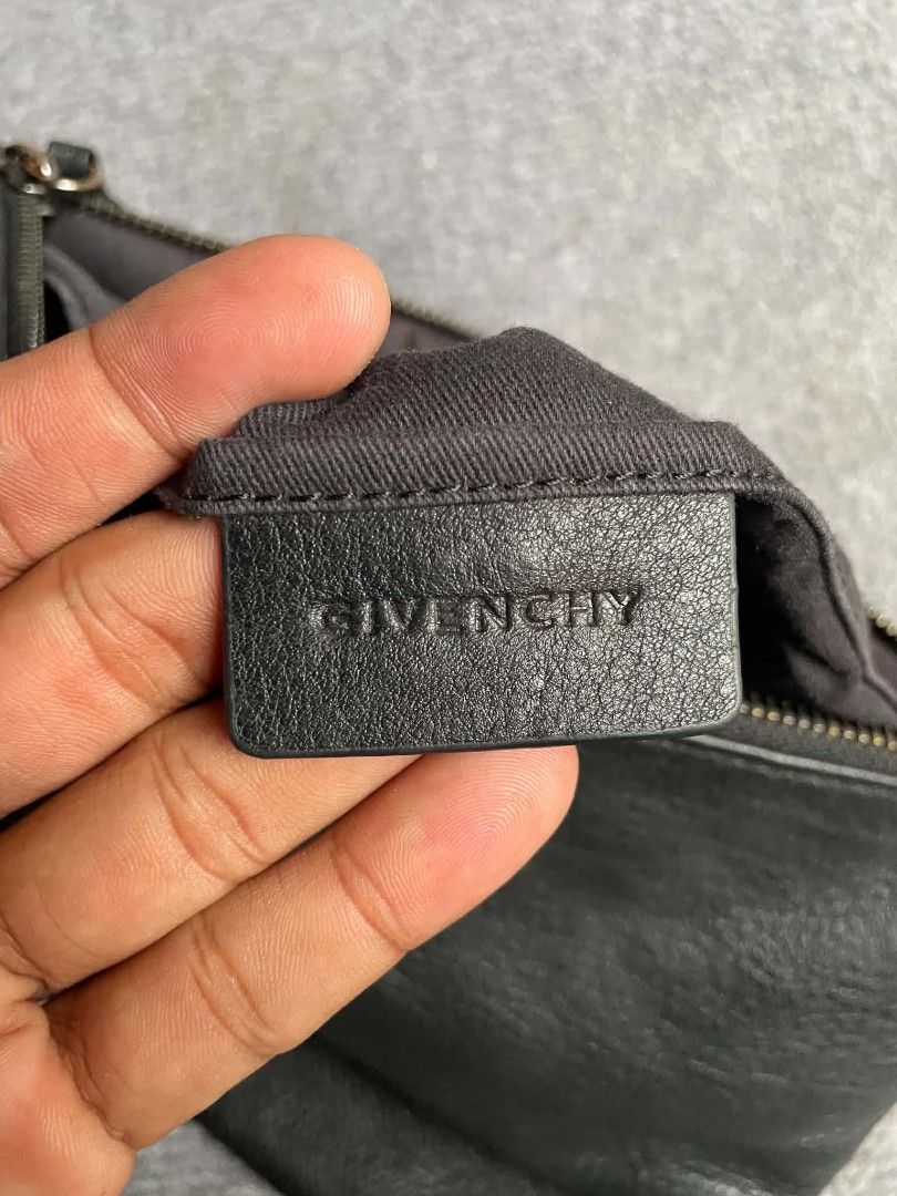 GIVENCHY CLUTCH BAG (Category: Luxury Bags & Wallets) located in Tacloban City. Submitted by solothriftfinds (Listing ID 1467906775, Image 2). Description: GIVENCHY CLUTCH BAG VERYGOOD CONDITION ISSUE:SMALL DENTS.