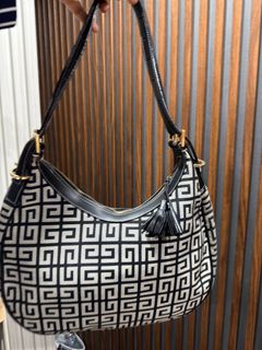 (Category: ) located in . Submitted by houseoftrends_ (Listing ID 1467969458, Image 1). Description: .