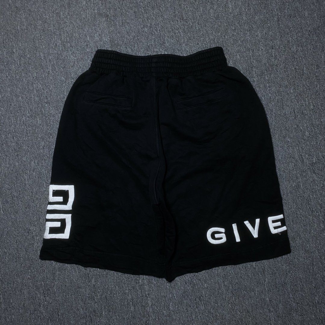 GIVENCHY SHORT (Category: Shorts) located in Manila. Submitted by aym_fortunate (Listing ID 1468033569, Image 2). Description: GOOD FOR PERSONAL USE. ISSUE : ANGAT IBANG SINULID EMBROID. MAKAPAL TELA. .