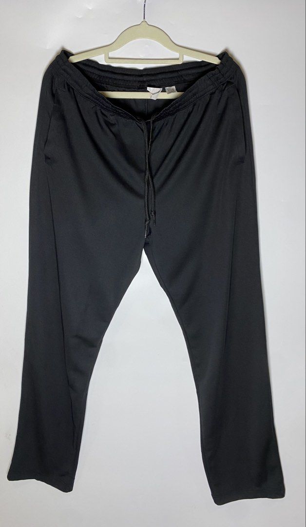 Glimmer activewear dark gray size L (Category: Activewear) located in Makati City. Submitted by indaysukaycloset (Listing ID 1467890045, Image 1). Description: Glimmer Active Wear dark gray Pants - Size L Details: - Brand: Glimmer Active Wear - Size on tag: L (fits M-L) - Color: dark gray - Condition: Good condition , no flaws - Fabric: Dri-fit, soft & comfy, light Measurements (please check): Waist: (garterized + drawstring) Length: pm if need .