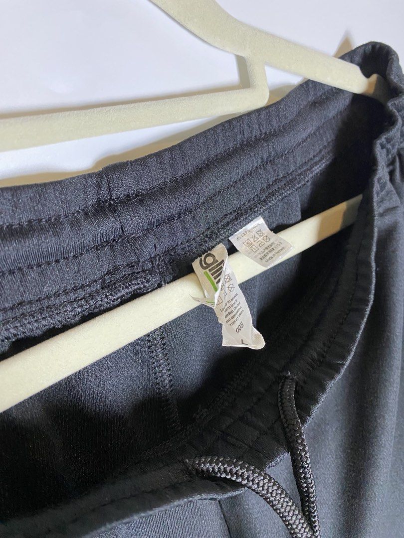 Glimmer activewear dark gray size L (Category: Activewear) located in Makati City. Submitted by indaysukaycloset (Listing ID 1467890045, Image 2). Description: Glimmer Active Wear dark gray Pants - Size L Details: - Brand: Glimmer Active Wear - Size on tag: L (fits M-L) - Color: dark gray - Condition: Good condition , no flaws - Fabric: Dri-fit, soft & comfy, light Measurements (please check): Waist: (garterized + drawstring) Length: pm if need .