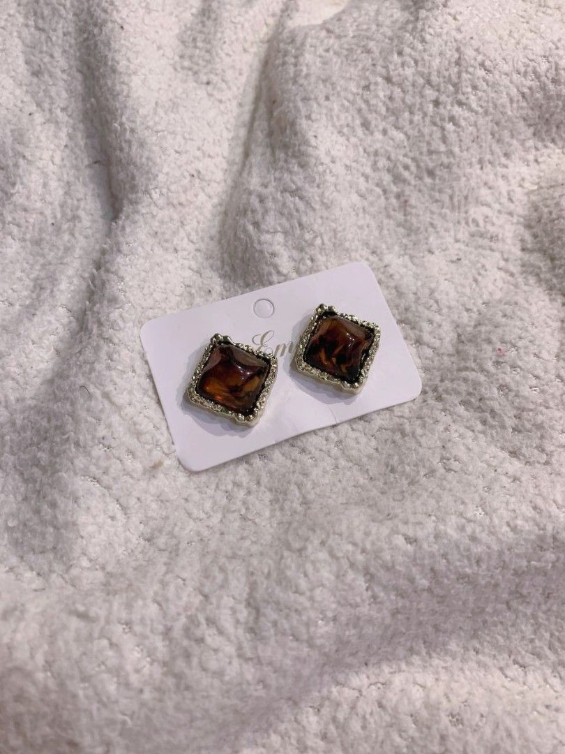Gold hoops multi-strand textured earrings (Category: Earrings) located in Manila. Submitted by silvereagle.923e5d (Listing ID 1468056763, Image 3). Description: 3pcs for ₱100 5pcs for ₱160 10pcs for ₱259.