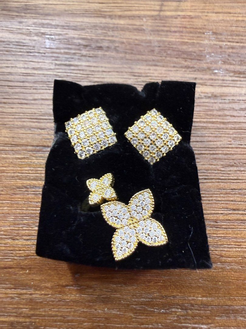 Gold Jewelry Set #6 (Category: Other Accessories) located in Iloilo. Submitted by dabyladaby2 (Listing ID 1467902191, Image 1). Description: Brand New Fashion Jewelry Only Not Pawnable Adjustable Ring .