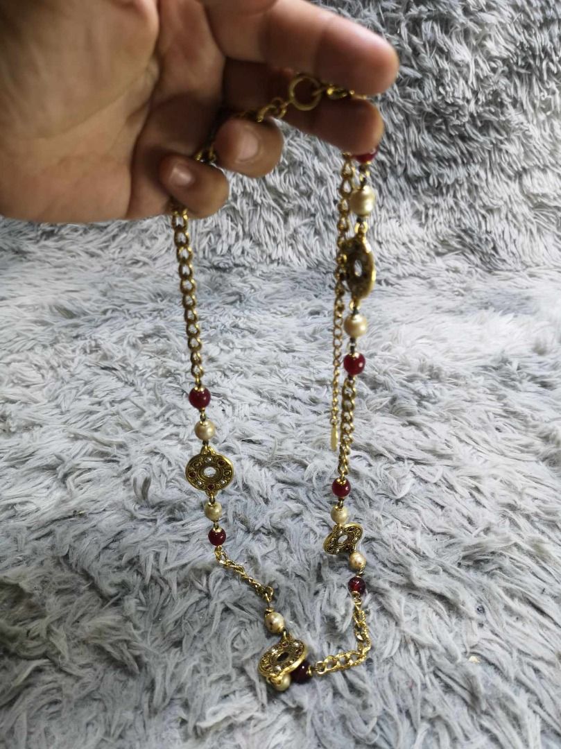 Gold Tone Beaded Necklace (Category: Necklaces) located in Santa Cruz. Submitted by jmy_surplus.2 (Listing ID 1467998168, Image 2). Description: Size : L - 19 W - 1 Color : Gold Type : Necklace Brand : No Brand Material : Jade , K Gold Style : K Gold Beaded Long Necklace LG 117 JMY 3 Batch #225.
