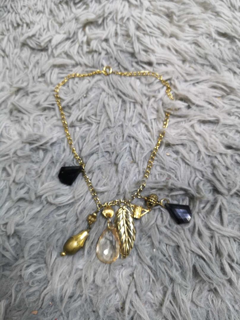 Gold Tone Chain Multi Charm Necklace (Category: Necklaces) located in Santa Cruz. Submitted by jmy_surplus.2 (Listing ID 1467913063, Image 1). Description: Size ; L - 10 W - 1 Color ; Gold Type ; Necklace Brand ; No Brand Material ; Steel Style ; Gold Tone Necklace LG 117 JMY 3 Batch #225.
