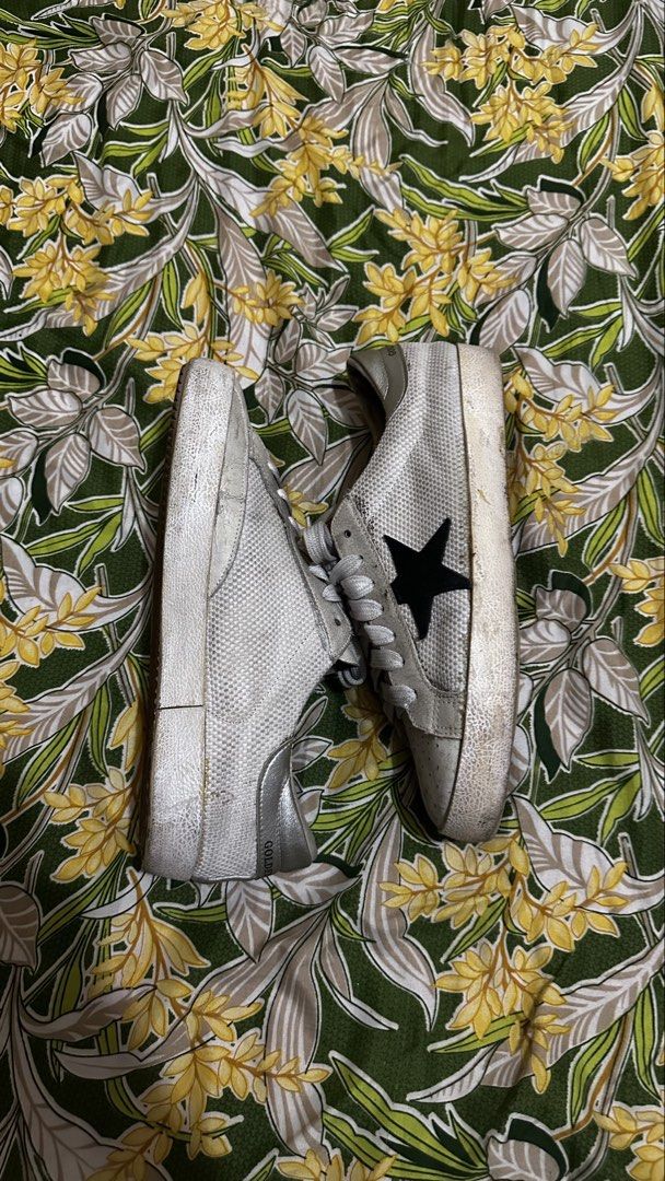 GOLDEN GOOSE (Category: Casual Shoes) located in Manila. Submitted by urban.vintage (Listing ID 1467902022, Image 3). Description: ISSUE: SIGN OF USAGE PLS CHECK THE PICS FOR ISSUE (NEED WASH) MOP :GCASH (NO COD) SHIP VIA: LALAMOVE & J&T LOCATION: PASIG CITY WIDTH : 9 or 9.5 .