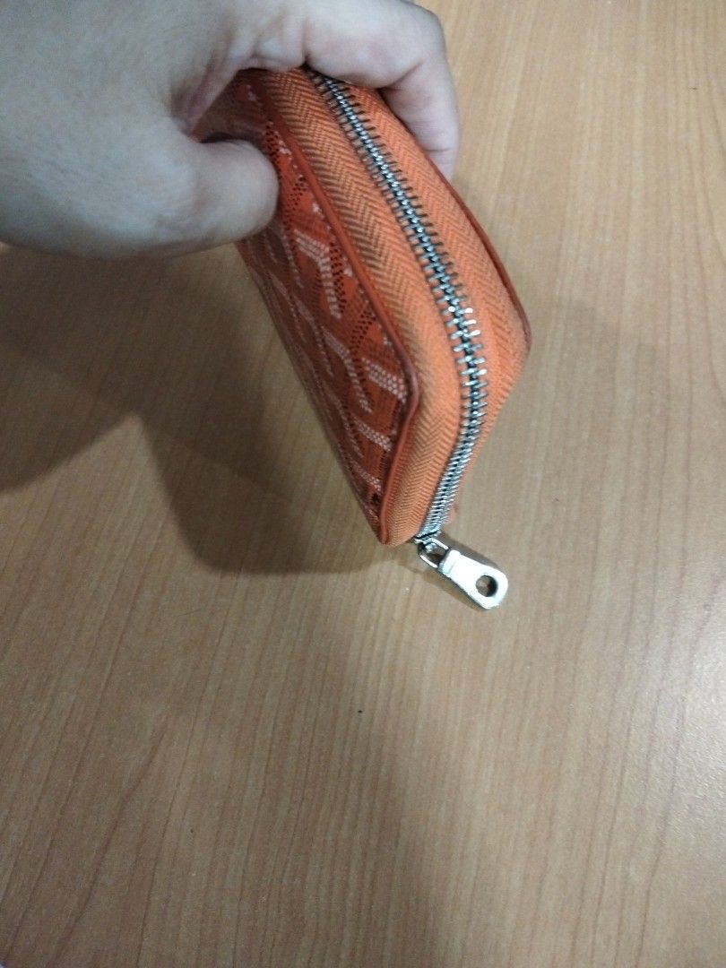 Goyard wallet (Category: Wallets & Card holders) located in El Salvador. Submitted by francheskaukayukay (Listing ID 1467927104, Image 2). Description: with code.