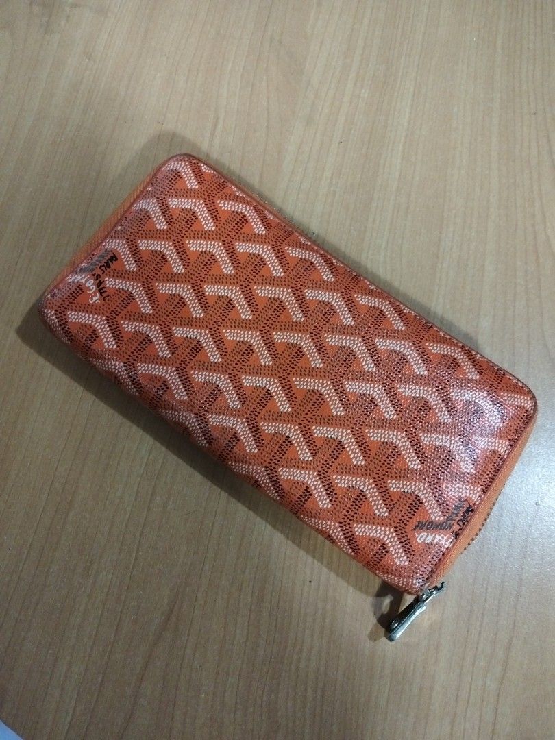 Goyard wallet (Category: Wallets & Card holders) located in El Salvador. Submitted by francheskaukayukay (Listing ID 1467927104, Image 1). Description: with code.