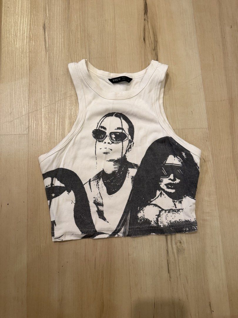 Graphic Print Ribbed Crop Tank Top (Category: Sleeveless) located in Manila. Submitted by _____car0usell (Listing ID 1467999124, Image 1). Description: .