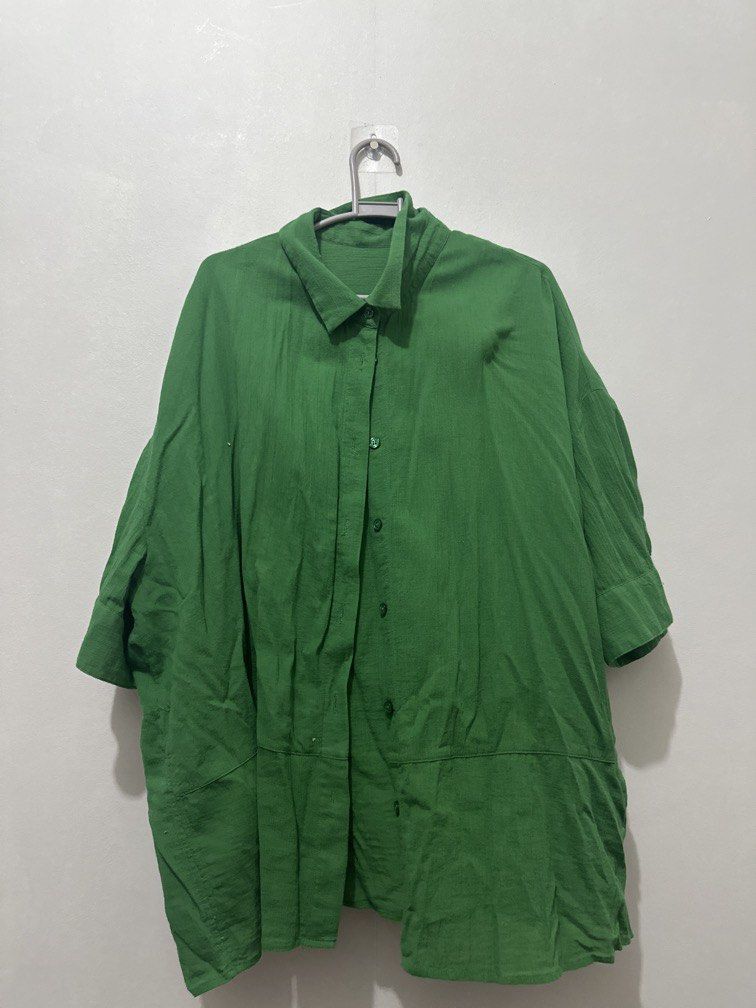 Green Oversized Polo (Category: Blouses) located in Valenzuela. Submitted by lumaph (Listing ID 1467841156, Image 1). Description: .