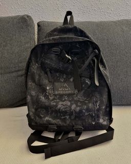 （分類：）位於 。 由 jj_ovo 提交（商品編號 1468056311，圖片 1）。簡介： 。
