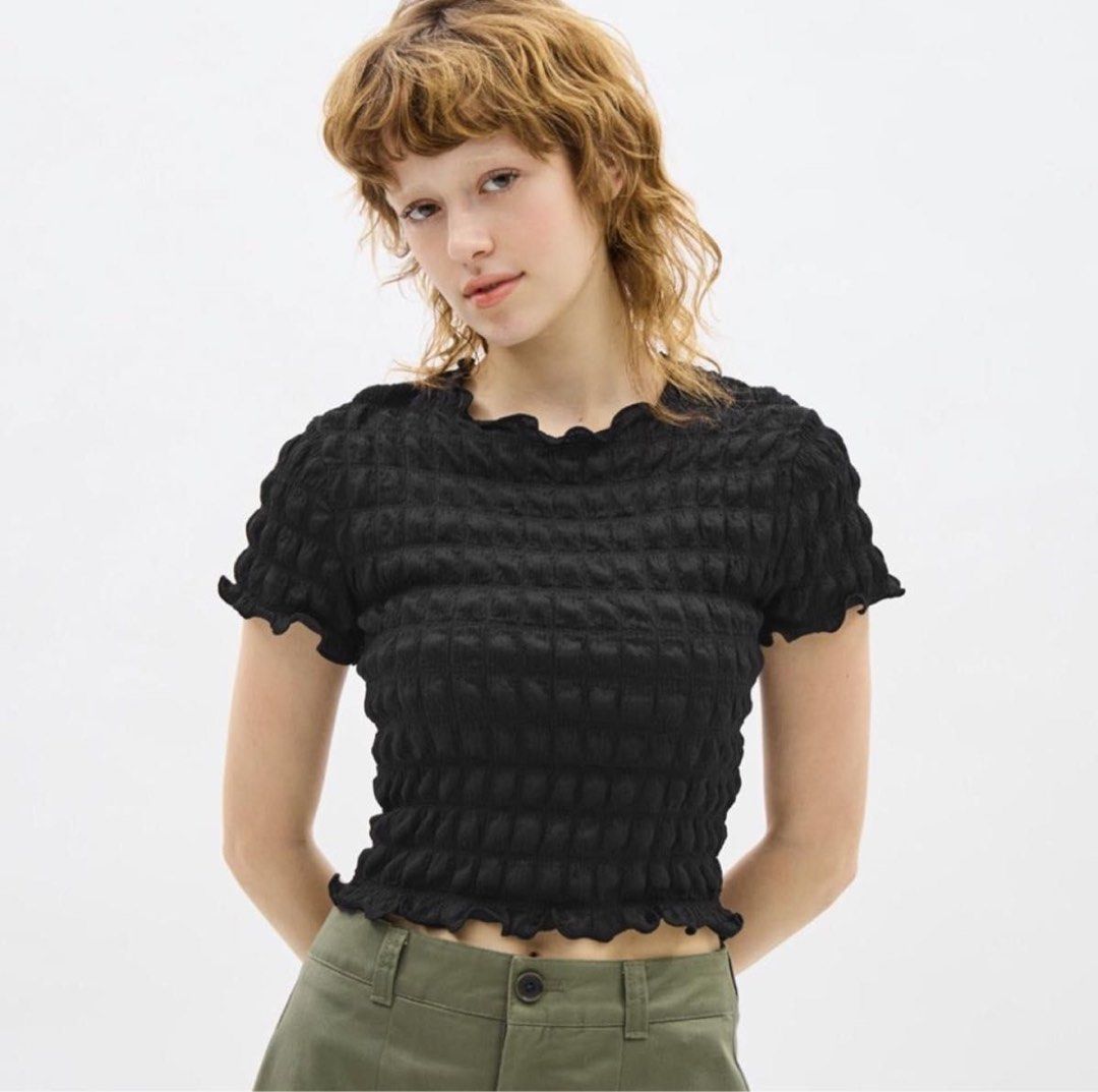 GU BY UNIQLO shirring top (Category: Blouses) located in San Jose del Monte. Submitted by mamiracky (Listing ID 1467941067, Image 1). Description: .