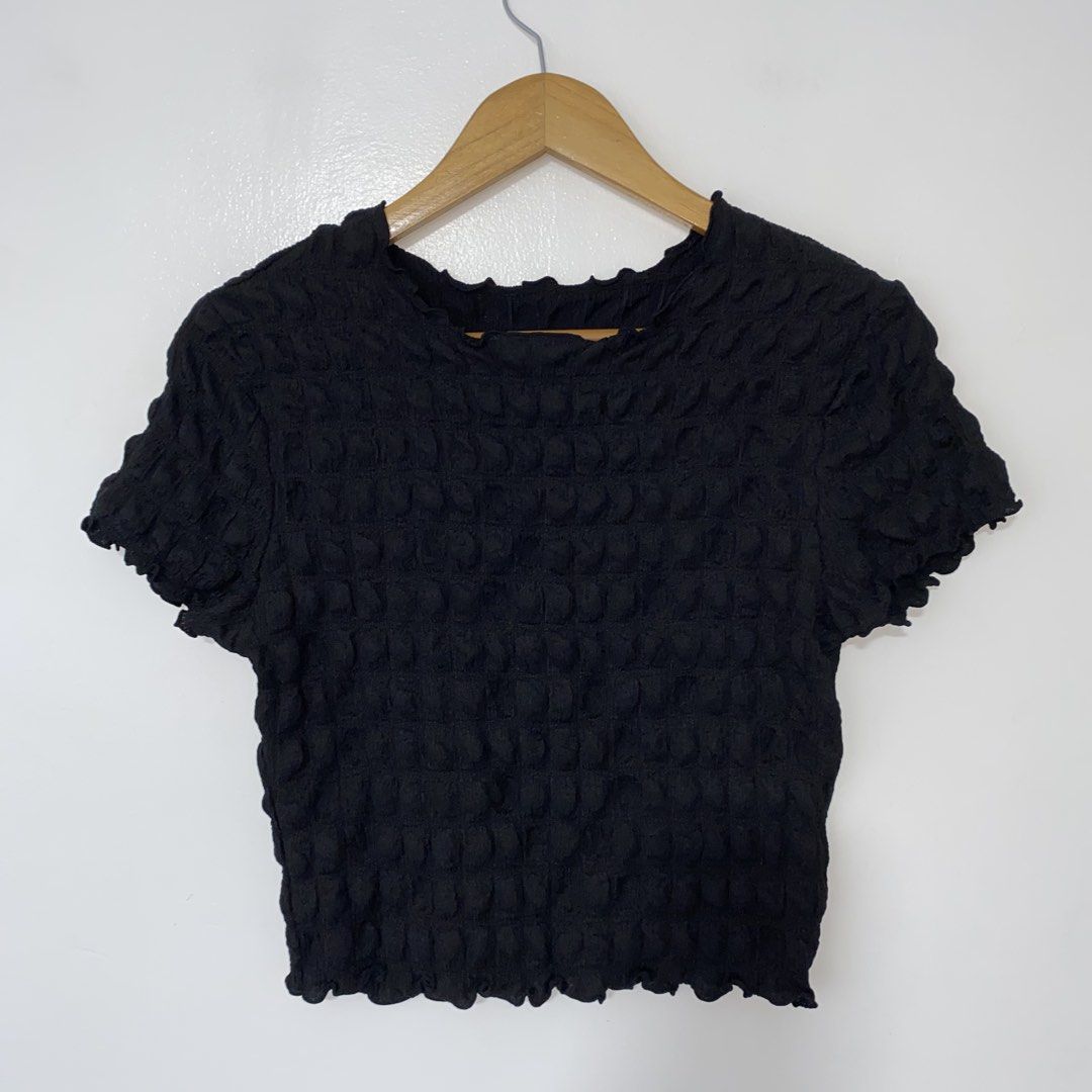 GU BY UNIQLO shirring top (Category: Blouses) located in San Jose del Monte. Submitted by mamiracky (Listing ID 1467941067, Image 3). Description: .