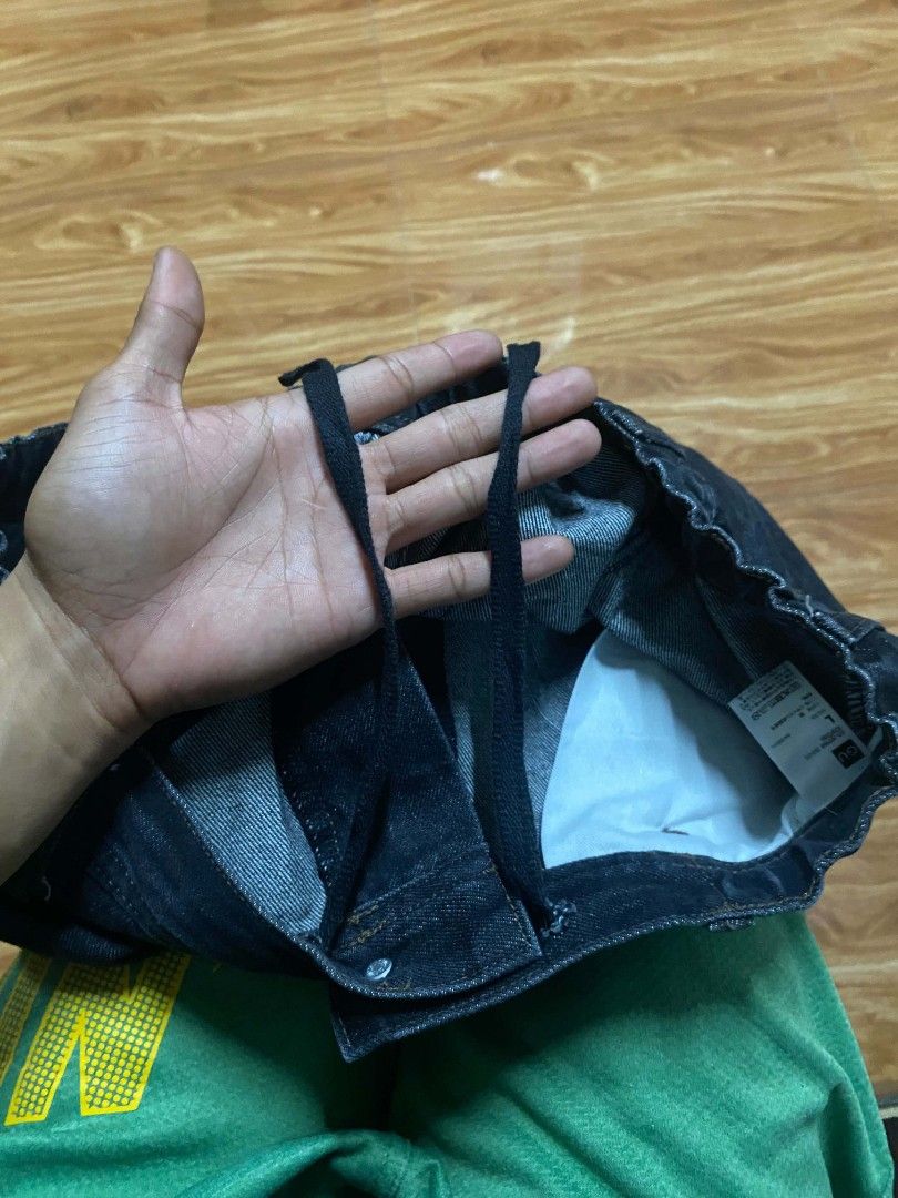 GU Dark Denim Drawstring Jeans Size L (Category: Jeans) located in Manila. Submitted by james_jaya29 (Listing ID 1467979196, Image 2). Description: - Brand: GU - Size: L (Best fits waist 84-92cm) - Material: 100% cotton (crafted with recycled cotton fibers) - Waistband: Adjustable drawstring with elastic band for ultimate comfort - Fit: Classic straight-leg - Color/Wash: Dark denim / Black wash - Condition: Excellent daily wear staple - Trusted C